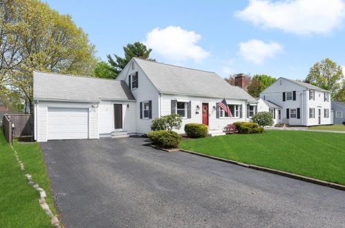 61 Knowles Dr, Warwick, RI 02888 exterior