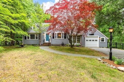 2 Stonehouse Hill Rd, Easton, MA 02356 exterior