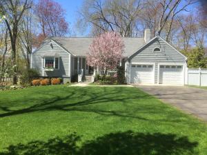 30 Richmond Dr, Tokeneke, CT 06820 exterior