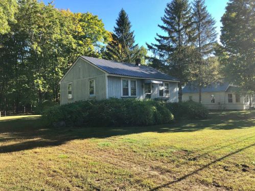 141 Wadleigh Falls Rd, Lee, NH 03861 exterior