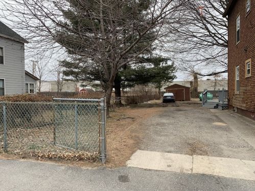 11 Washburn St, Worcester, MA 01610 exterior