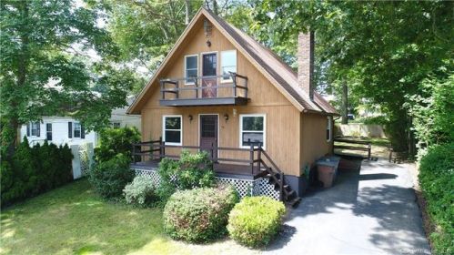 78 Edgewood Rd, Niantic, CT 06357 exterior