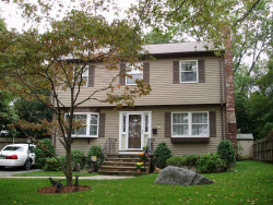 16 Robinhood St, Newton, MA 02466 exterior