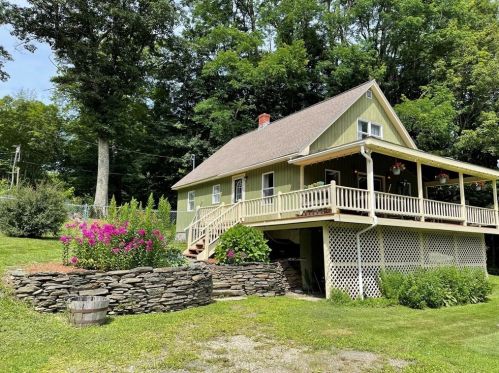 75 Main St, Goshen, MA 01032 exterior