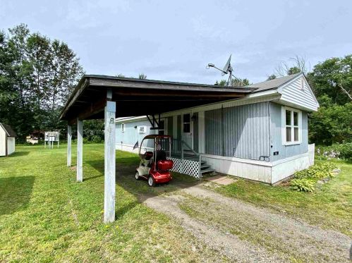 9 Birch St, Colebrook, NH 03576 exterior