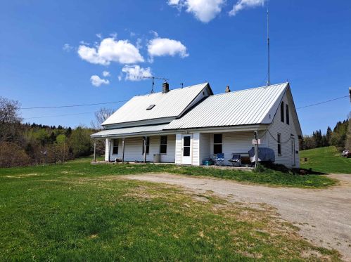 531 Reed Rd, Colebrook, NH 03576 exterior