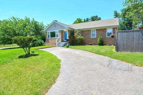 43 Fairview Ave, Somerset, MA 02726 exterior