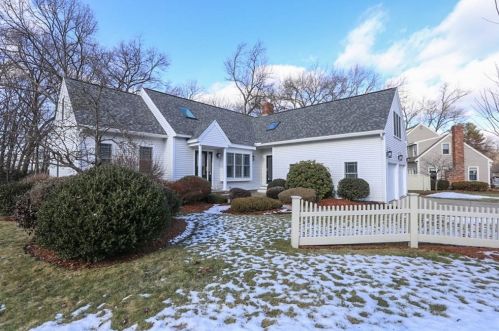 35 Copley Cir, North Andover, MA 01845 exterior