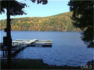 1 Musnug Rd, Danbury, CT 06811 exterior
