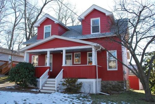 9 Hunnewell Rd, Worcester, MA 01606 exterior