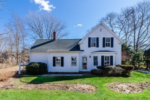 1160 Main St, Cotuit, MA 02635 exterior