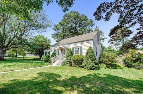 41 Vineyard Rd, North-Haven, CT 06473 exterior