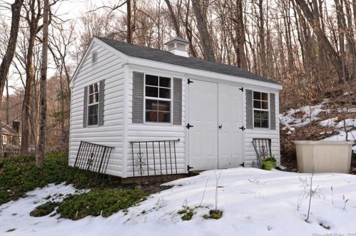 69 Fulling Mill Ln, Ridgefield, CT 06877 exterior
