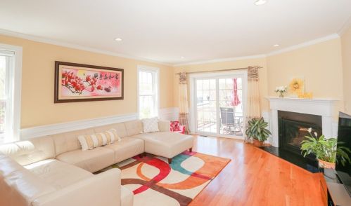 17 Dale St, Needham, MA 02494 exterior