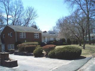 14 Vazzano Pl, Bridgeport, CT 06611 exterior