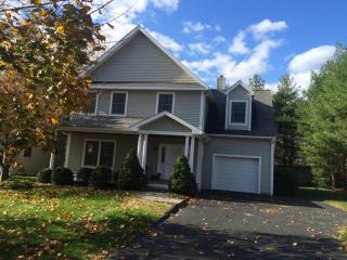 2 Palmer Ln, Tokeneke, CT 06820 exterior