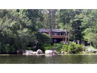 184 Sawdy Pond Ave, Tiverton, RI 02878 exterior