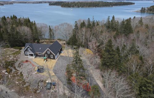 683 Sunshine Rd, Deer-Isle, ME 04627 exterior