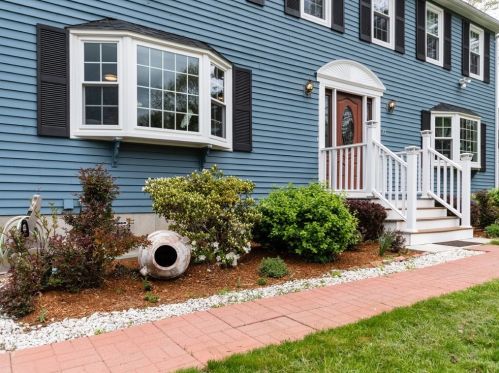 10 Elmwood Ct, Mansfield, MA 02048 exterior