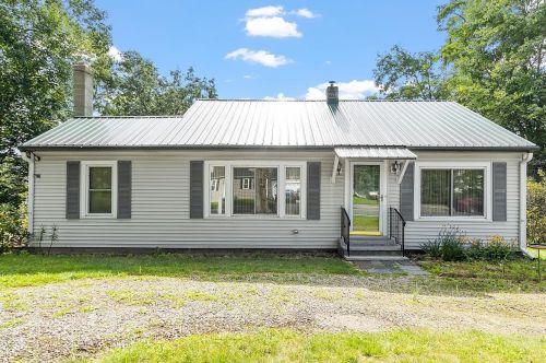 201 Dunstable Rd, Nashua, NH 03062 exterior