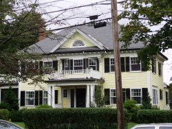 1717 Beacon St, Newton, MA 02468 exterior