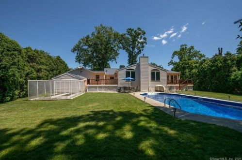 28 Postman Hwy, North-Haven, CT 06473 exterior