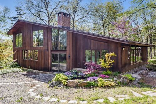 17 Holiday Point Rd, Sherman, CT 06784 exterior