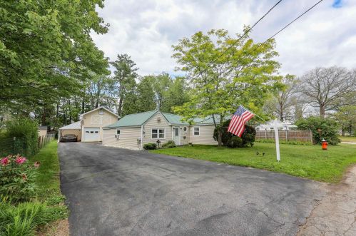 8 Ripley St, Concord, NH 03301 exterior