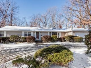 206 Bel Air Dr, Springfield, MA 01106 exterior