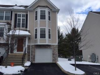 1906 Briar Woods Ln, Danbury, CT 06810 exterior