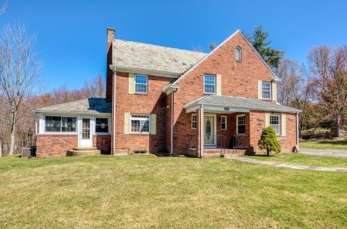 2055 Allen St, Springfield, MA 01118 exterior