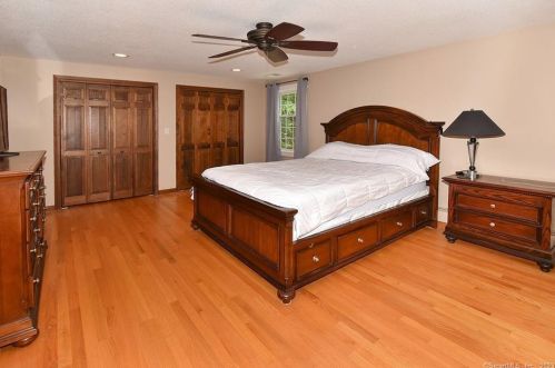 27 Oxbow Ln, Wapping, CT 06074 exterior