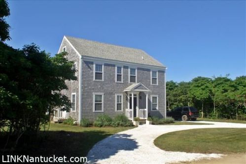 14 Berkeley Ave, Nantucket, MA 02554 exterior