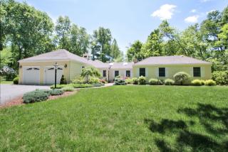 70 Bayberry Ln, Bridgeport, CT 06612 exterior