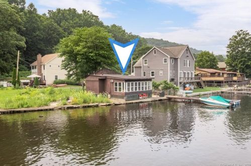 12 Indian Well Rd, Huntington, CT 06484 exterior