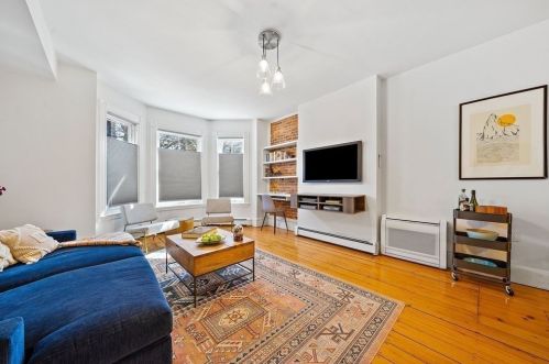 281 Chestnut St, Roxbury-Xing, MA 02108 exterior