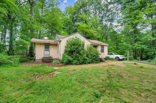 75 Wapping Wood Rd, Ellington, CT 06029 exterior