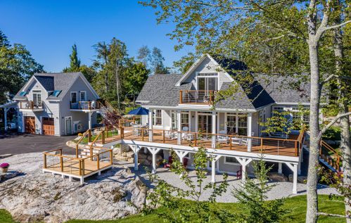 2 Grandview Ave, Boothbay-Harbor, ME 04538 exterior