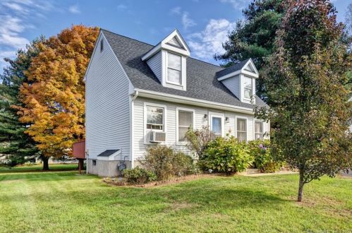 21 Diggins Ct, Wapping, CT 06074 exterior