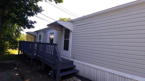 23 Spruce Dr, Huntington, CT 06484 exterior