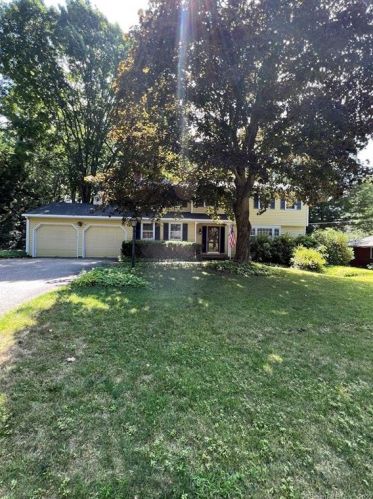 210 Dorothy Dr, Torrington, CT 06790 exterior