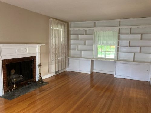 8 Jennings St, Chicopee, MA 01020 exterior