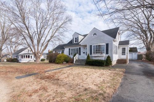 43 Bellevue Ave, Westerly, RI 02891 exterior