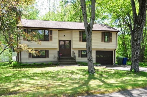 300 Carriage Way, Windsor, CT 06095 exterior