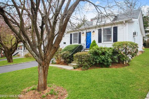 32 Fletcher Ave, Greenwich, CT 06831 exterior