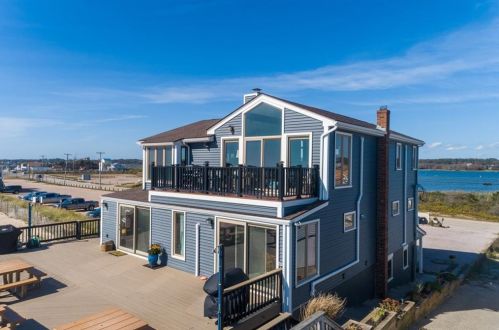 377 Atlantic Ave, Westerly, RI 02891 exterior