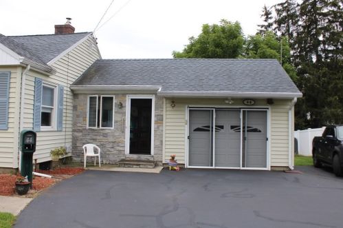 44 Montague St, Turners Falls, MA 01376 exterior