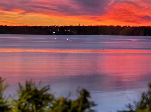 1926 Main Rd, Tiverton, RI 02878 exterior