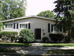 60 Hazelhurst Ave, Newton, MA 02465 exterior