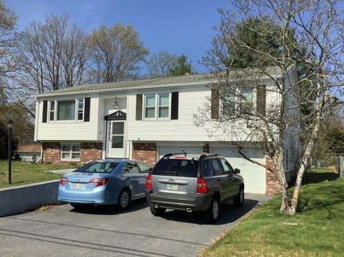 3 Polly Dr, North-Providence, RI 02911 exterior